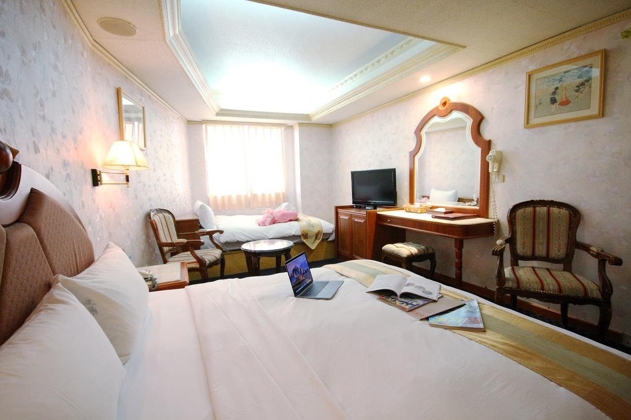 Wang Fu Hotel Мяоли Экстерьер фото